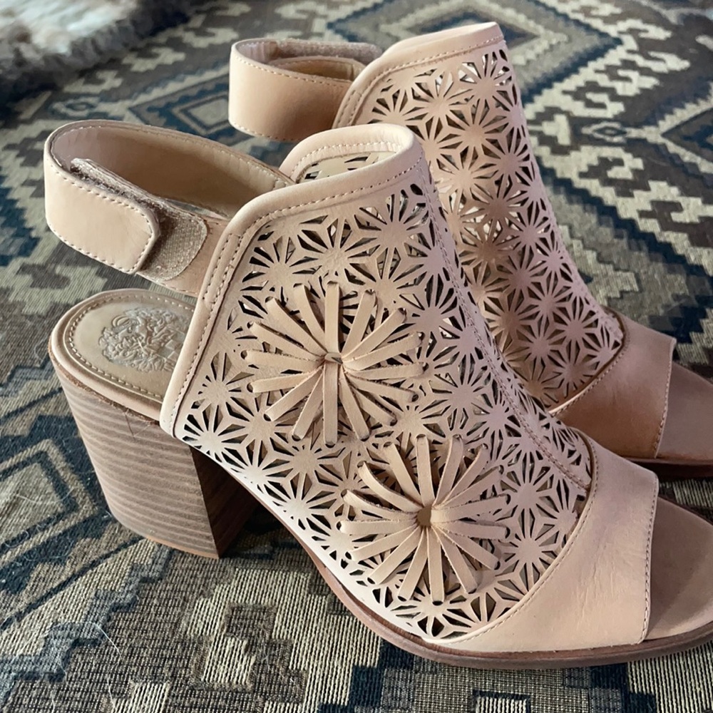 Vince Camino sandals size 7 1/2. New without tags. Never worn.